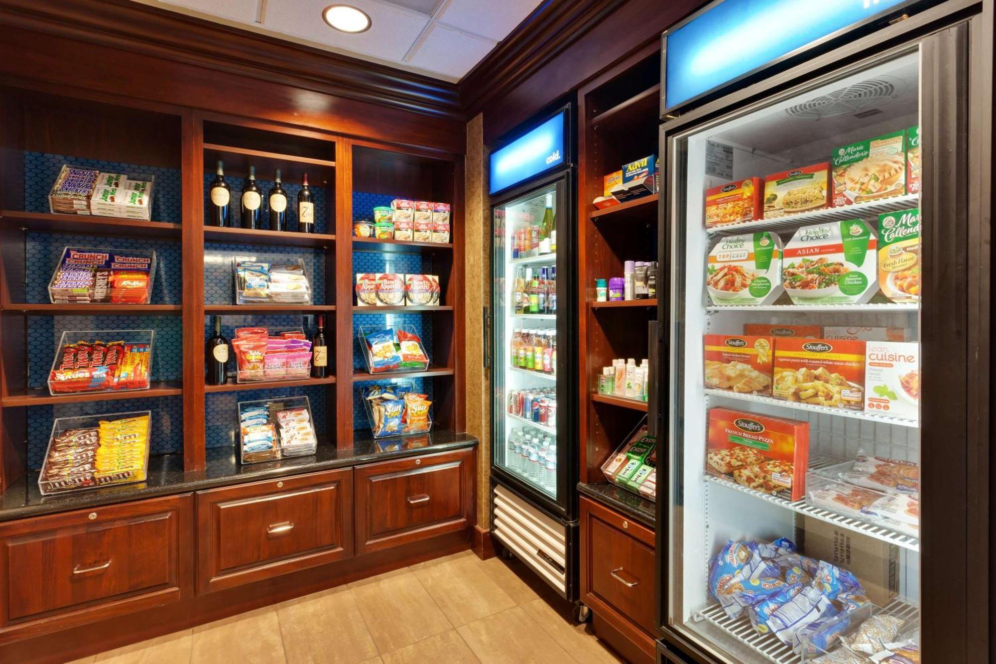 Hampton & Sacramento-airport-natomas Hotel